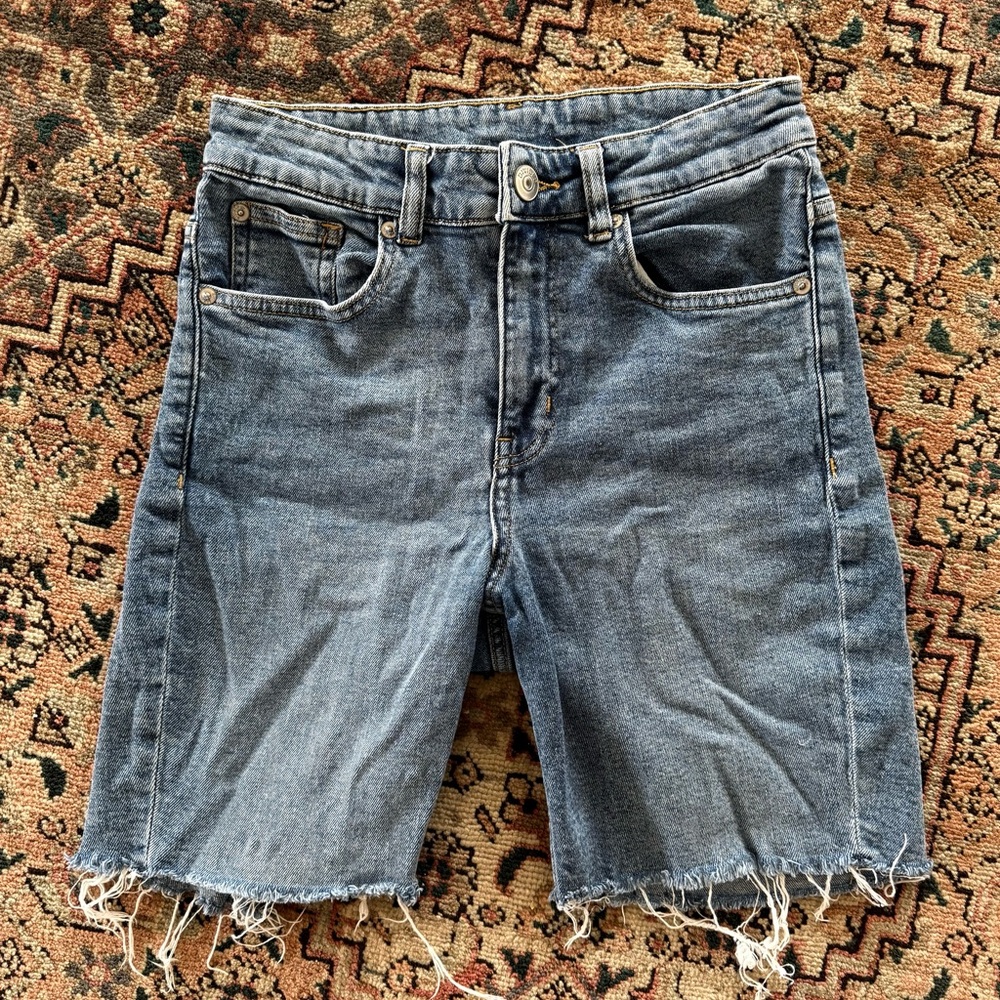 H&M Divided Light Blue Denim Shorts